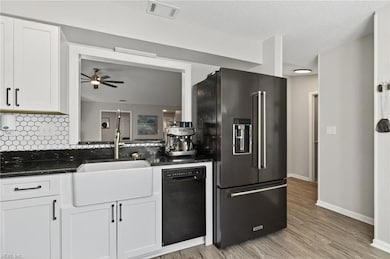 1316 Debbs Ln, Chesapeake, VA 23320 - photo 2