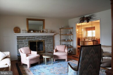 212 E Timonium Rd, Lutherville Timonium, MD 21093 - photo 3