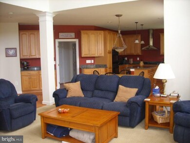 3617 Stonewall Manor Dr, Triangle, VA 22172 - photo 5