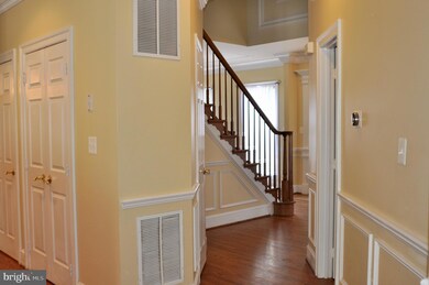 3713 Stonewall Manor Dr, Triangle, VA 22172 - photo 5