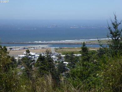 94402 Bear Mountain Rd unit 102, Gold Beach, OR 97444 - photo 2