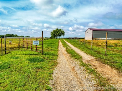 2510 E Davis Rd, Durant, OK 74701 - photo 4