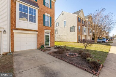 2474 Laura Mark Ln, Herndon, VA 20171 - photo 3