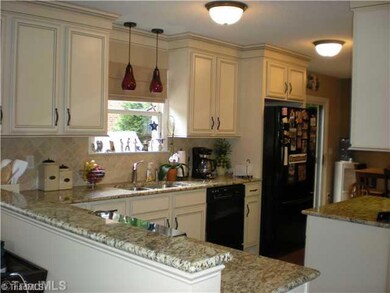 2008 San Fernando Dr, High Point, NC 27265 - photo 4