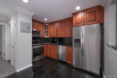 17 Quentin Place unit 1703B, Coram, NY 11727 - photo 2