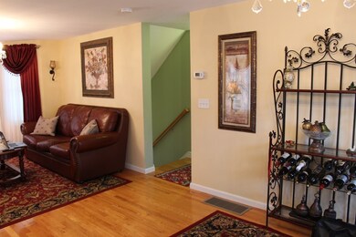 90 Ledgecrest Dr, Worcester, MA 01603 - photo 4