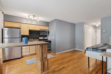 2639 Colfax Ave South - Spacecrafting - 0012.jpg