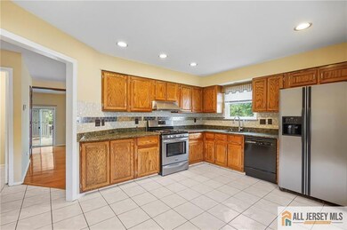 21 Jeremy Dr, Dayton, NJ 08810 - photo 3