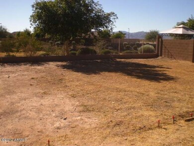 023-329121 back yard to green area