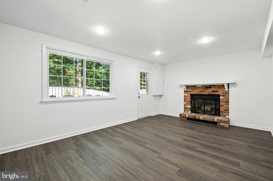 8015 Steeple Chase Ct, Springfield, VA 22153 - photo 4