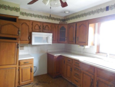 1031 Omar Dr, Johnstown, PA 15905 - photo 5