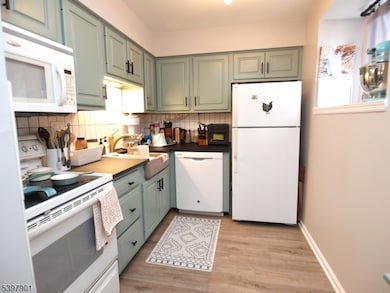 520 Turnpike C125, Pequannock Twp., NJ 07444 - photo 5