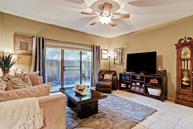 11711 Memorial Dr unit 289, Houston, TX 77024 - photo 4