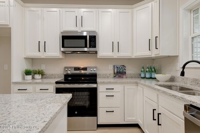 11003 Brookley Dr, Louisville, KY 40229 - photo 4