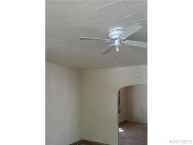 Living Room LOWER UNIT, ALL PAINTED, NEEDS FINISIN