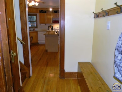 326 SW Quinton Ave, Topeka, KS 66606 - photo 6