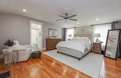 32 Neponset Ave unit 1, Boston, MA 02131 - photo 5