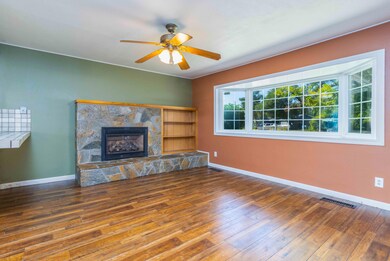 601 Rafael St, Redding, CA 96002 - photo 7