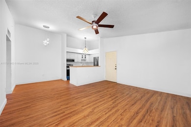 933 NE 199th St unit 207, Miami, FL 33179 - photo 6