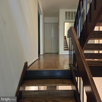 10612 Crossing Creek Rd, Potomac, MD 20854 - photo 5