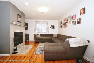 81 Moffett Street#22