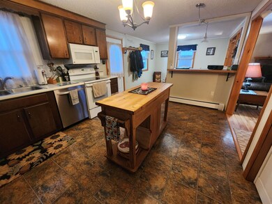 260 Donahue Rd, Graniteville, VT 05654 - photo 7