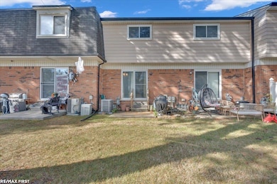 51204 Cathryn Ct unit 6, Chesterfield, MI 48047 - photo 5