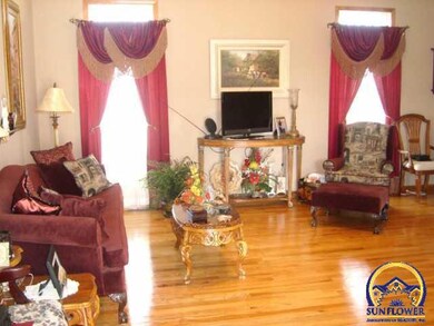 3334 SW 45th Ct, Topeka, KS 66610 - photo 2