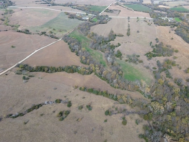 18050 Godlove Rd, Wheaton, KS 66521 - photo 6