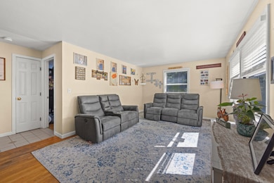 9 Bayview Ave, Oak Bluffs, MA 02568 - photo 4