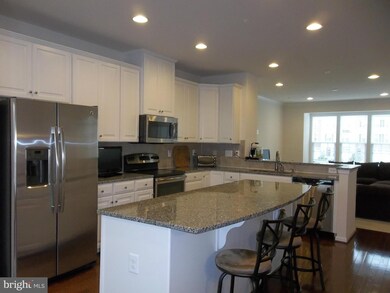 921 Magnolia Blossom Ct, Sykesville, MD 21784 - photo 5