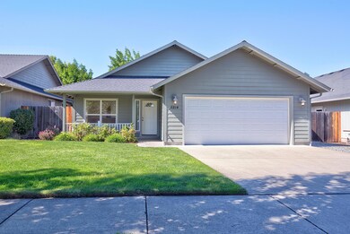 2214 SW North Star Dr, Grants Pass, OR 97527 - photo 2