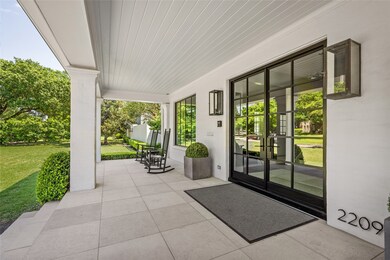 2209 Pine Valley Dr, Houston, TX 77019 - photo 3