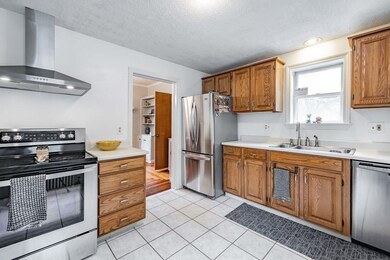 4 Johnson St, West Springfield, MA 01089 - photo 2