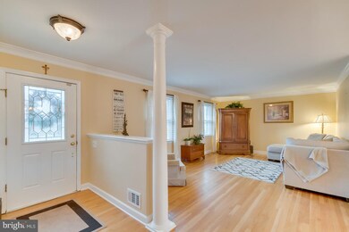17516 Queen Elizabeth Dr, Olney, MD 20832 - photo 4
