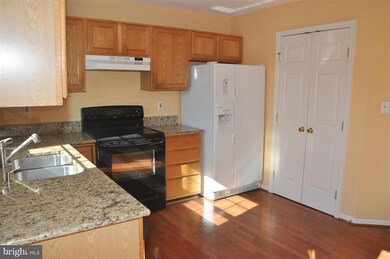 1727 Vonnies View Ct unit 131, Woodbridge, VA 22192 - photo 4