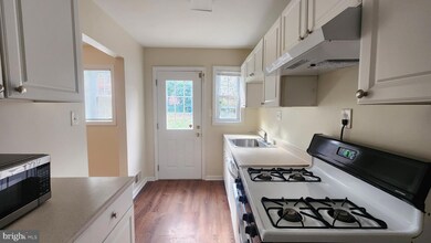 212 W Taylor Run Pkwy, Alexandria, VA 22314 - photo 6