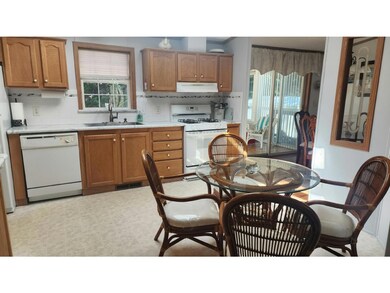 638 Fresh Pond Ave unit 328, Calverton, NY 11933 - photo 4