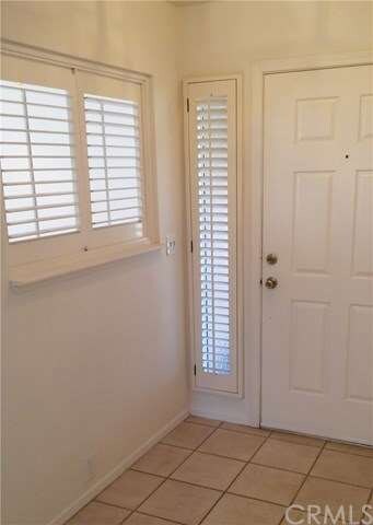 Bright and welcoming Entry