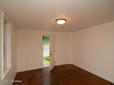 208 Pine1