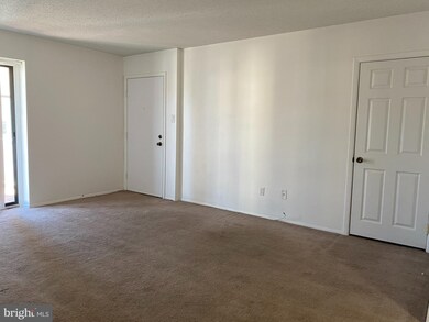 7213 Hilltop Dr unit 99, Brookhaven, PA 19015 - photo 2