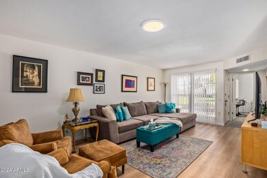 10515 W Palmeras Dr, Sun City, AZ 85373 - photo 6