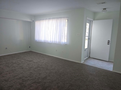 2127 Rhododendron Ct unit 25, Mays Landing, NJ 08330 - photo 4