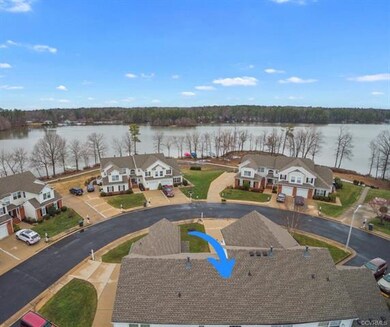 Middle unit townhouse with water views!!