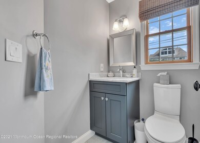 1st Level Full Bath