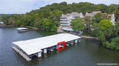 10x28 Boat slip & Lift Included, lift just service
