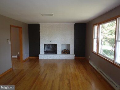 155 Linwood Dr, Chambersburg, PA 17202 - photo 4