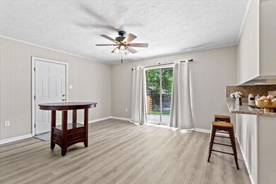 06-Dining Area