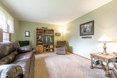 1745 Broadview Jenison MI 49428_3