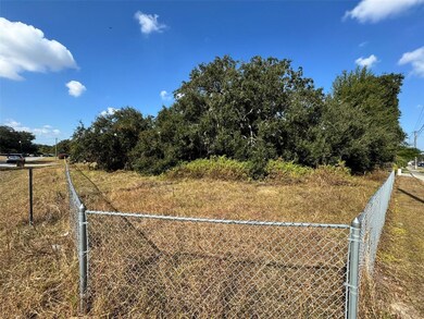 702 Westwood Dr, Brandon, FL 33511 - photo 2